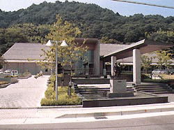 近江八幡図書館外観